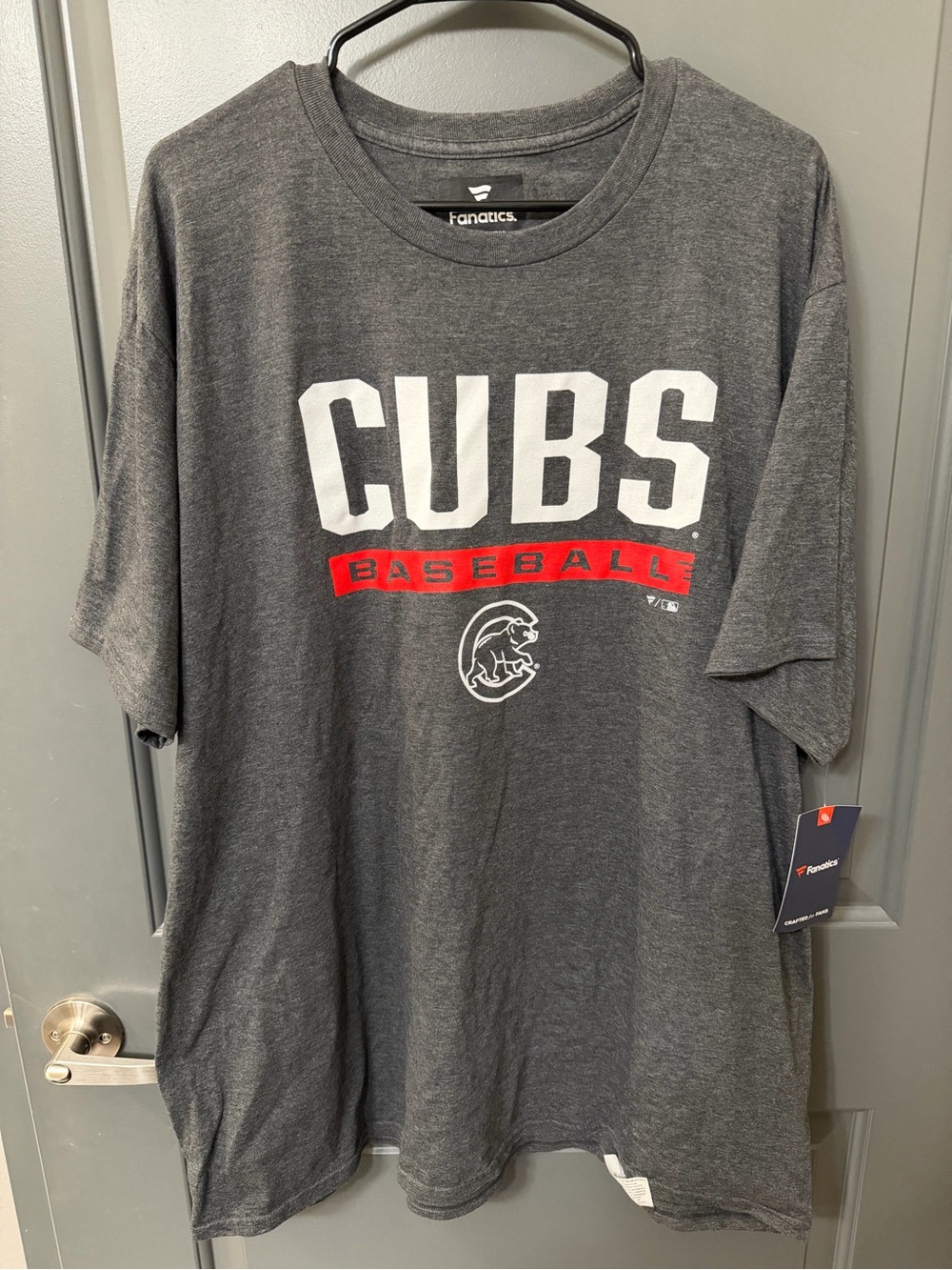 Fanatics Gray Chicago Cubs Short Sleeve Tee with Red Accent